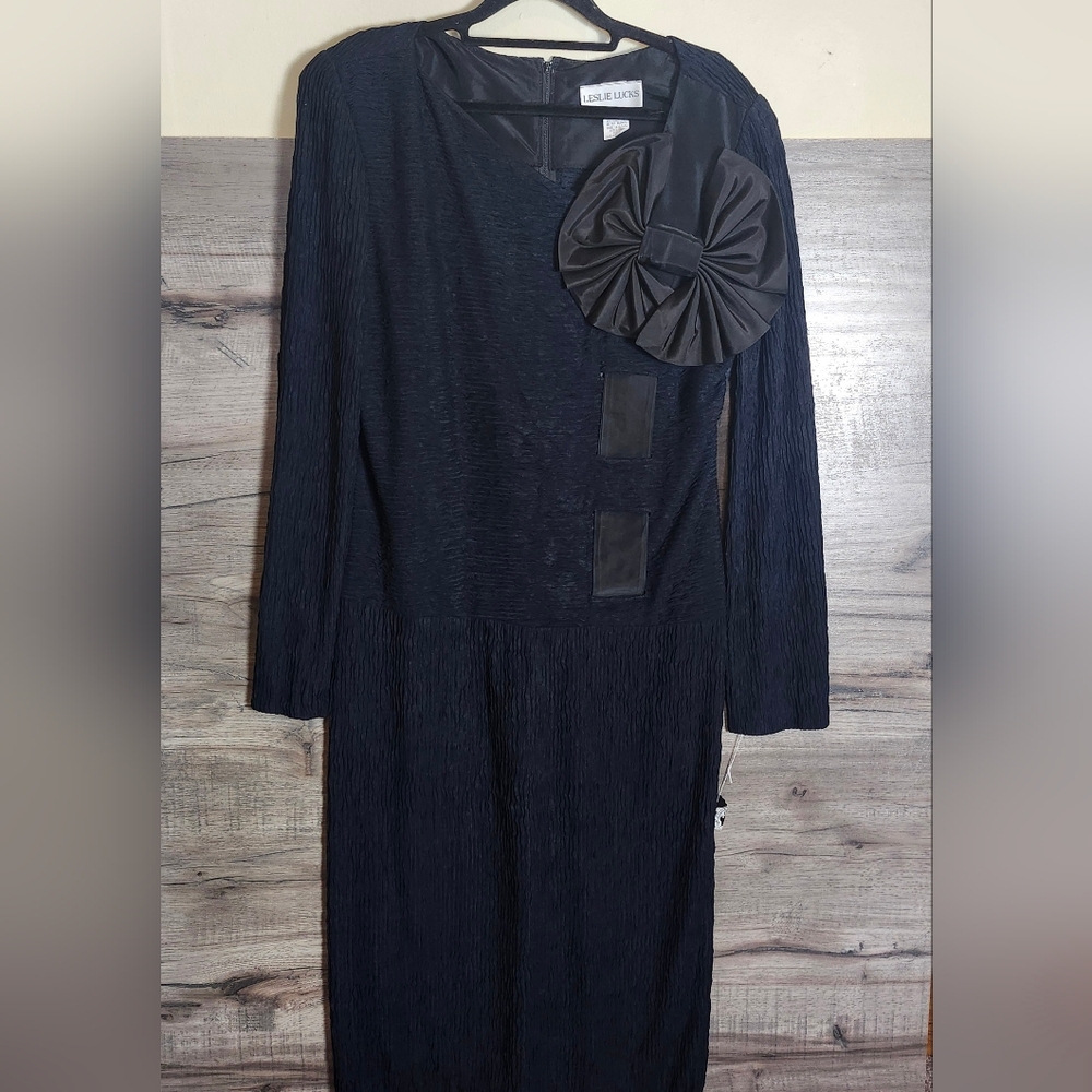 Leslie Lucks Vintage Textured Bow Dress In Navy
